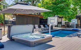 Updated Three Rivers Vacation Rental With Gas Grill